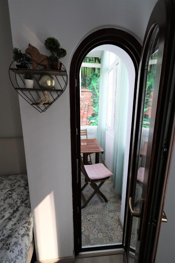 Lovely City Center Apartment - Free Minibar Букурещ Екстериор снимка